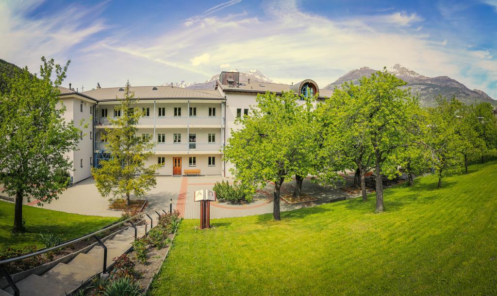 Hotel & Bildungshaus St. Jodern Visp Eksteriør billede