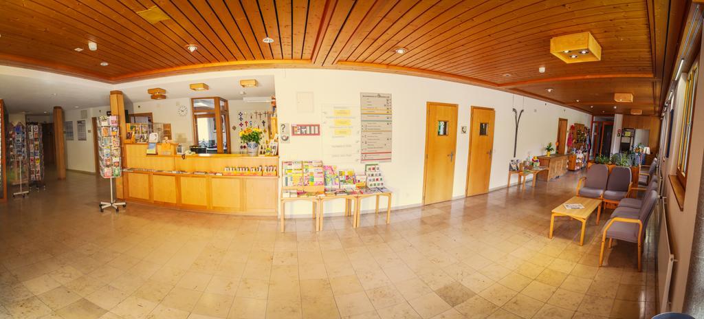 Hotel & Bildungshaus St. Jodern Visp Eksteriør billede